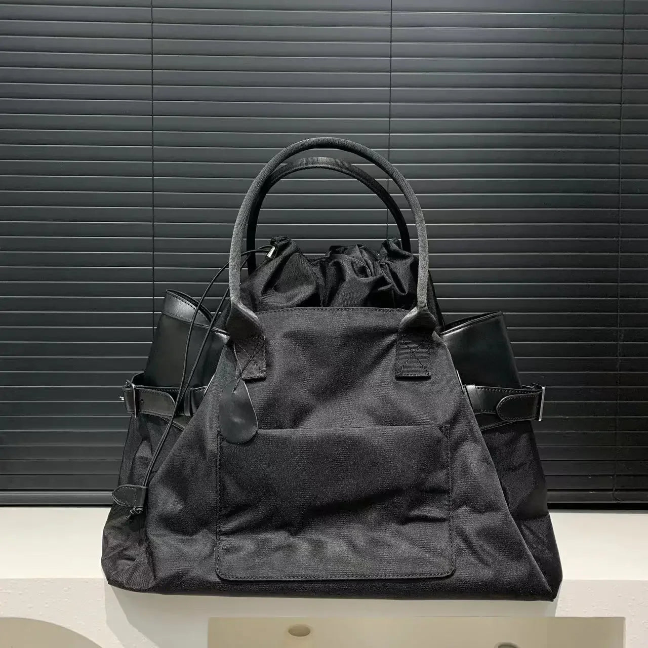 Nylon splicing PU handbag, large capacity commuting bag, fashionable briefcase handbag, travel bag